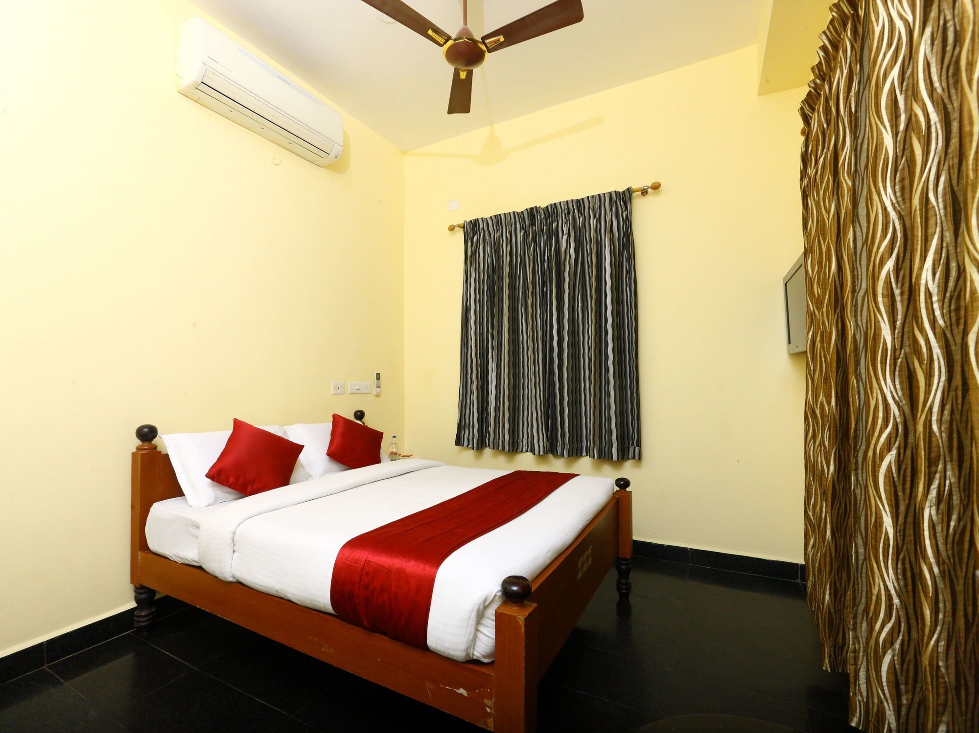 Oyo 10630 Hotel Nano Turf Madurai Luaran gambar